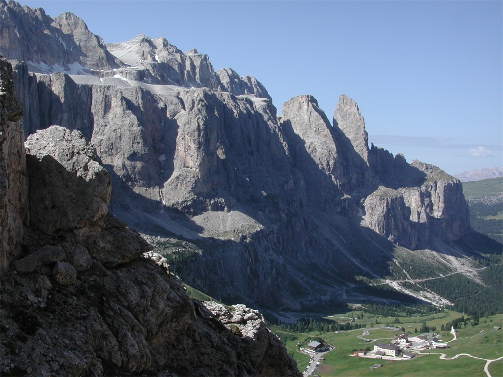 Sellawände über dem Ju de Frara (Grödnerjoch)
